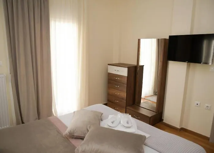 Strata Deluxe Apt.