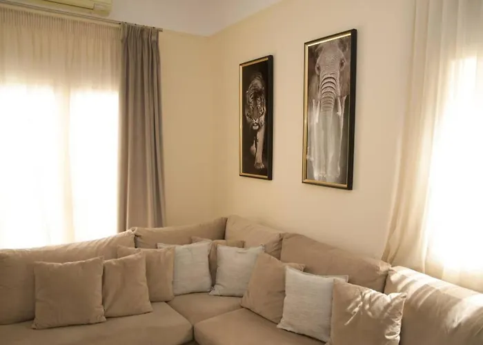 Strata Deluxe Apt.